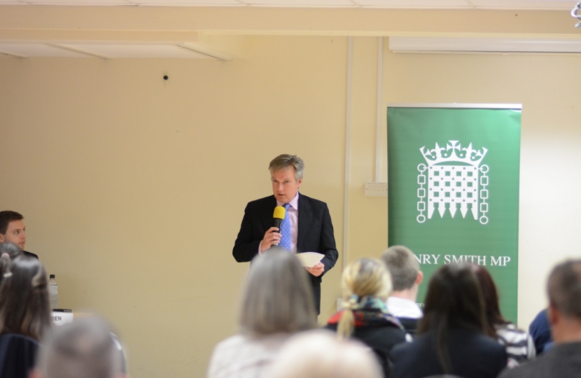 Henry Smith MP hails Crawley students at Public Speaking Contest