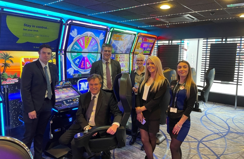 Henry Smith MP visits Admiral high street gaming centre in Crawley