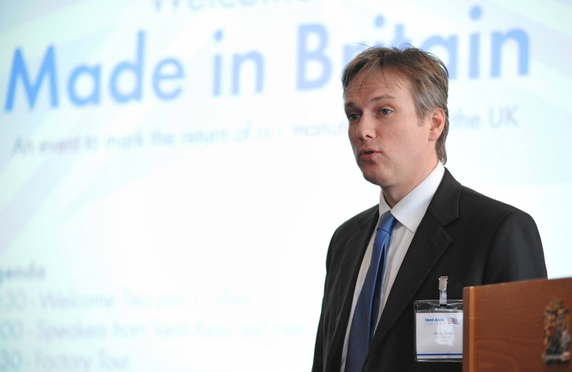 Henry Smith MP welcomes further Crawley unemployment fall