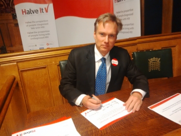 Henry Smith MP continues support for Halve It campaign