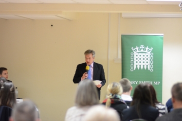 Henry Smith MP hails Crawley students at Public Speaking Contest