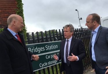 Henry Smith meets with Transport Secretary at Three Bridges Station