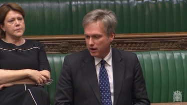 Crawley MP calls for Commons debate on aircraft cabin air poisoning