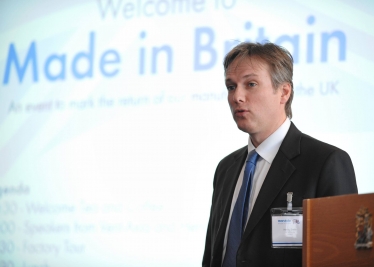 Henry Smith MP welcomes boost for students in Crawley