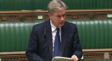 Henry Smith MP presents Crawley healthcare petition and hails Government support for Diabetics