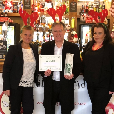 Henry Smith MP names The Railway as Christmas Pub Competition winner