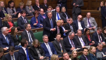 Henry Smith MP questions Prime Minister over Brexit