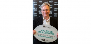 Henry Smith MP celebrates UK stem cell register